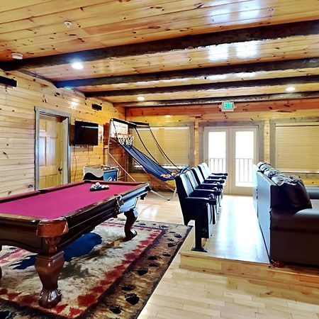 Pine Tree Lodge แกตลิงเบิร์ก ภายนอก รูปภาพ