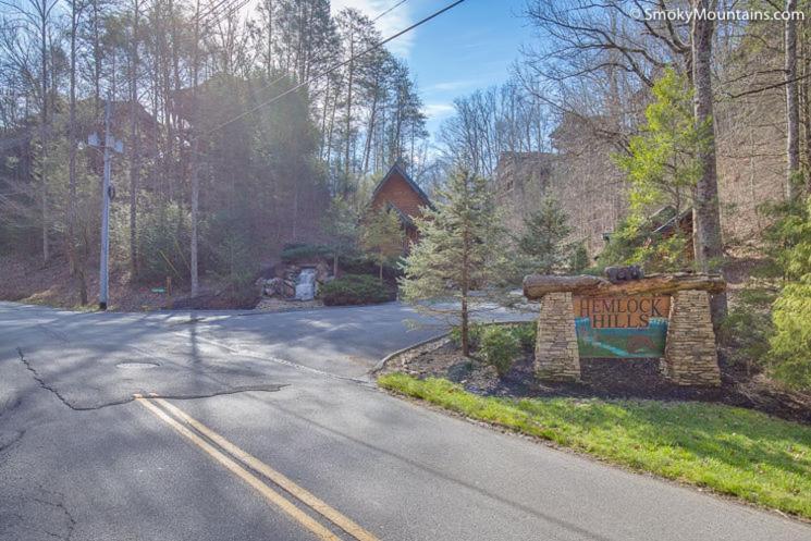 Pine Tree Lodge แกตลิงเบิร์ก ภายนอก รูปภาพ