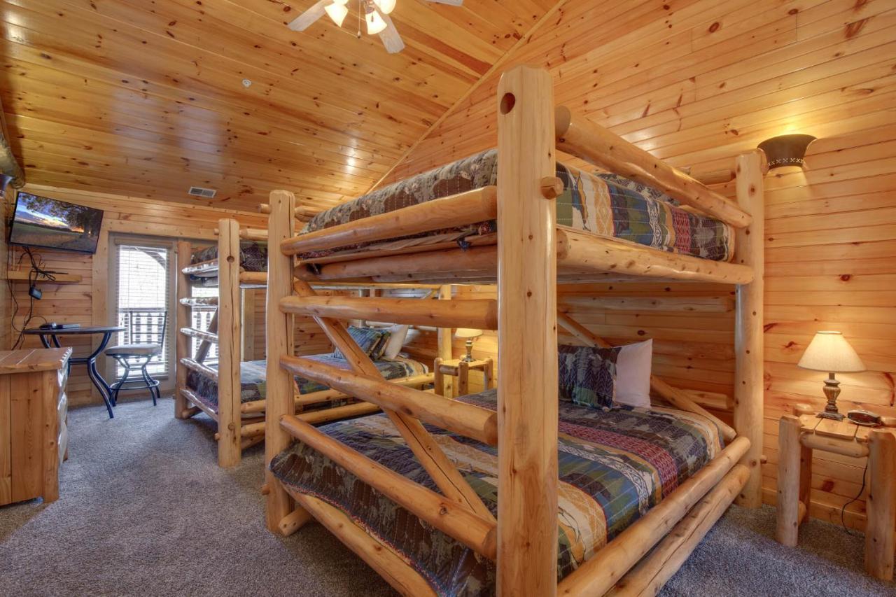 Pine Tree Lodge แกตลิงเบิร์ก ภายนอก รูปภาพ