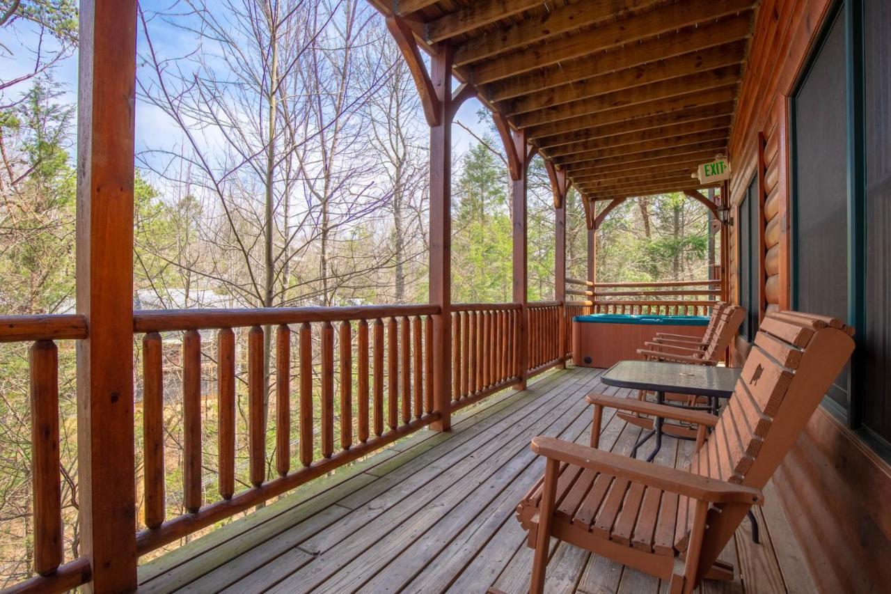 Pine Tree Lodge แกตลิงเบิร์ก ภายนอก รูปภาพ