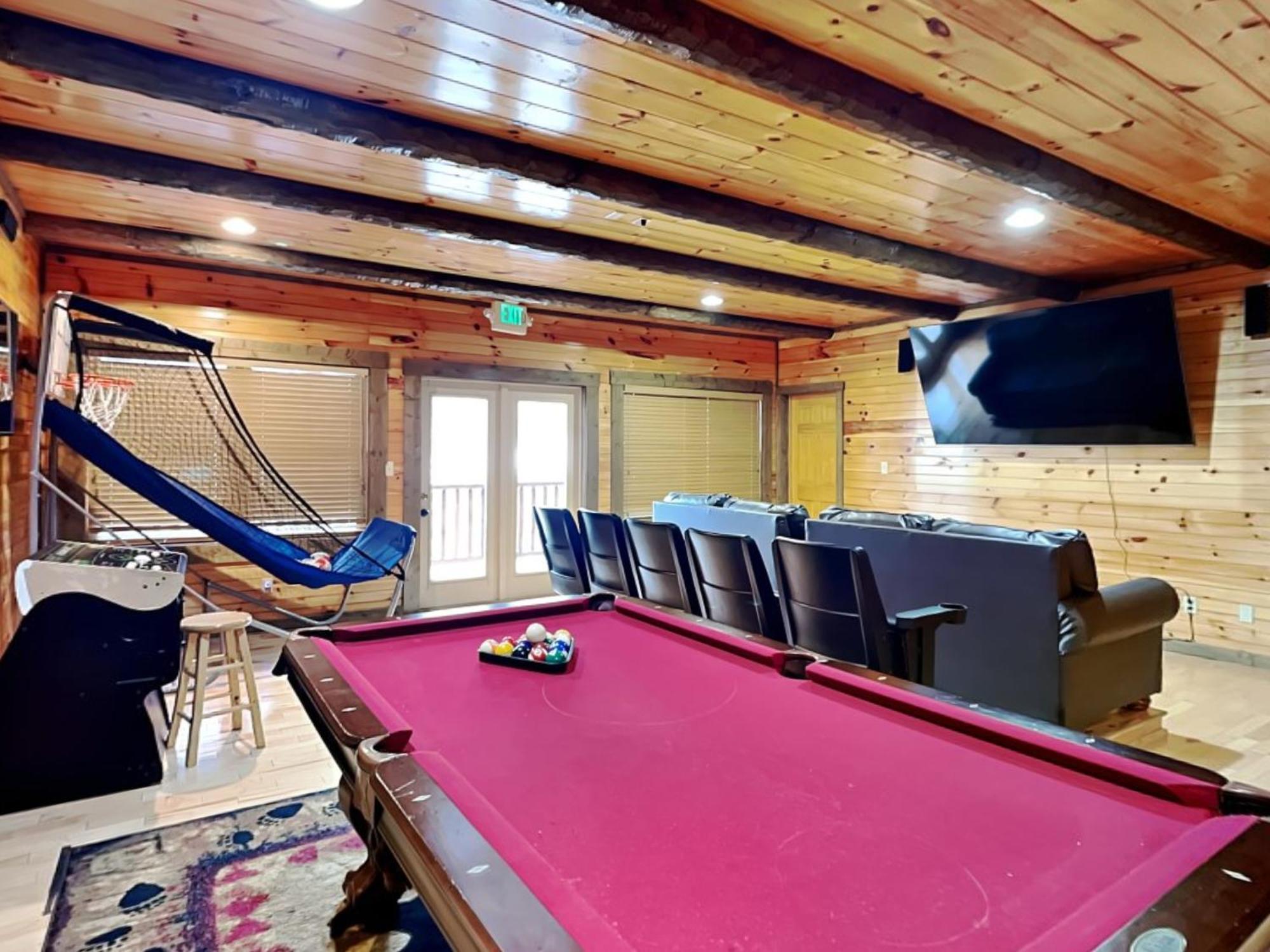 Pine Tree Lodge แกตลิงเบิร์ก ภายนอก รูปภาพ