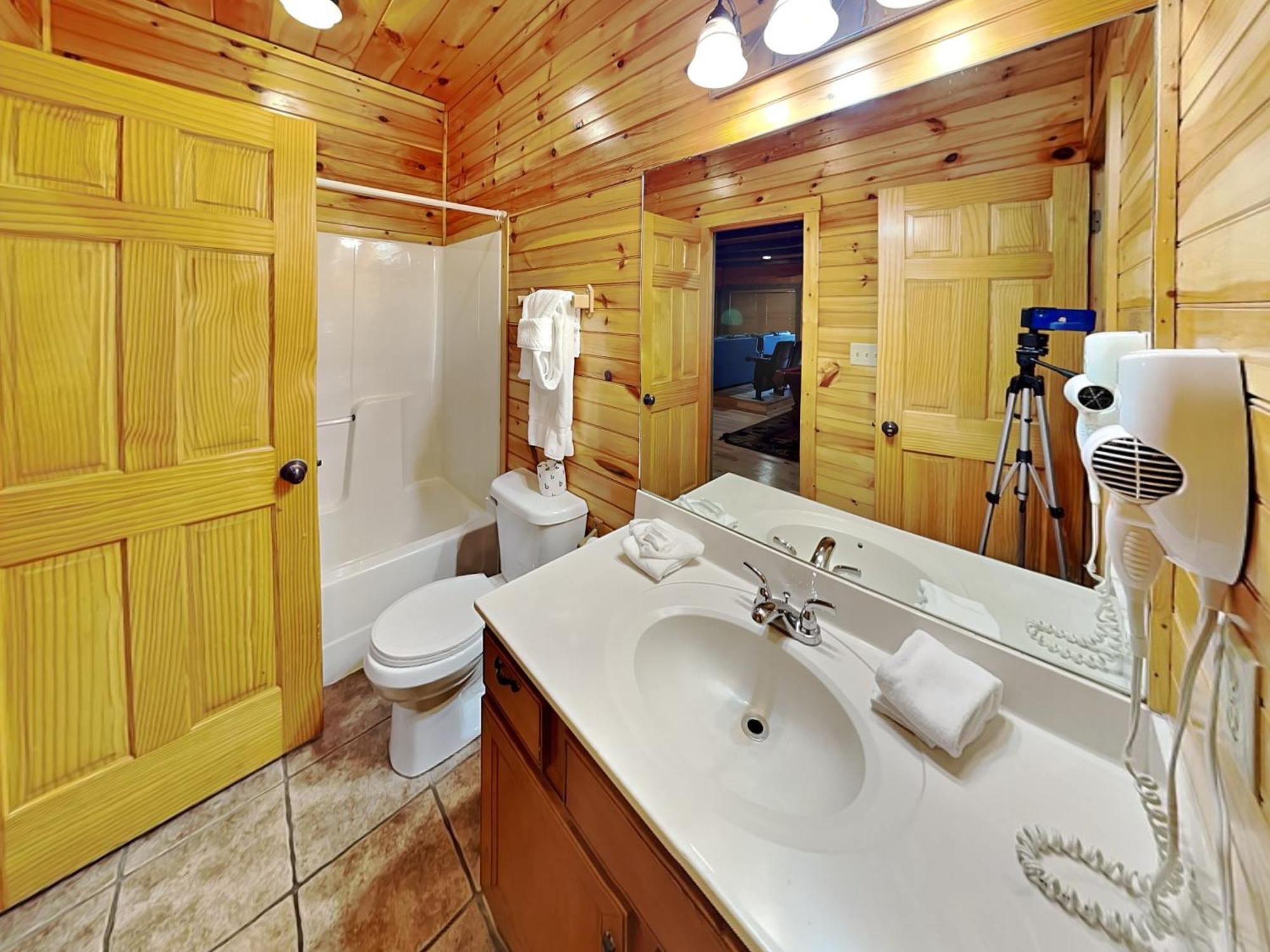 Pine Tree Lodge แกตลิงเบิร์ก ภายนอก รูปภาพ
